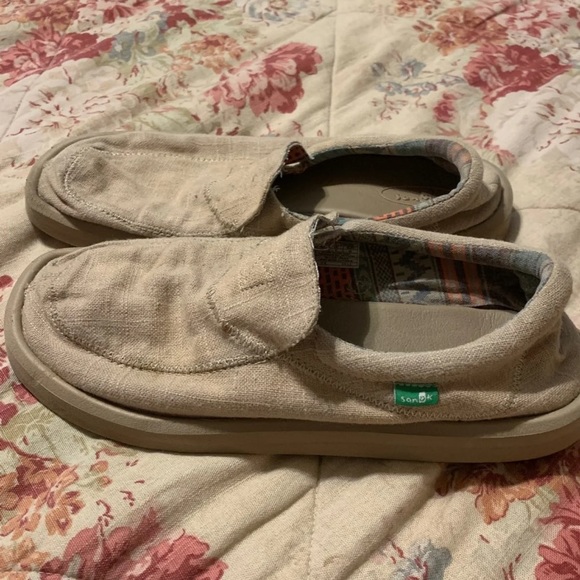 sanuk vagabond slip on sneaker